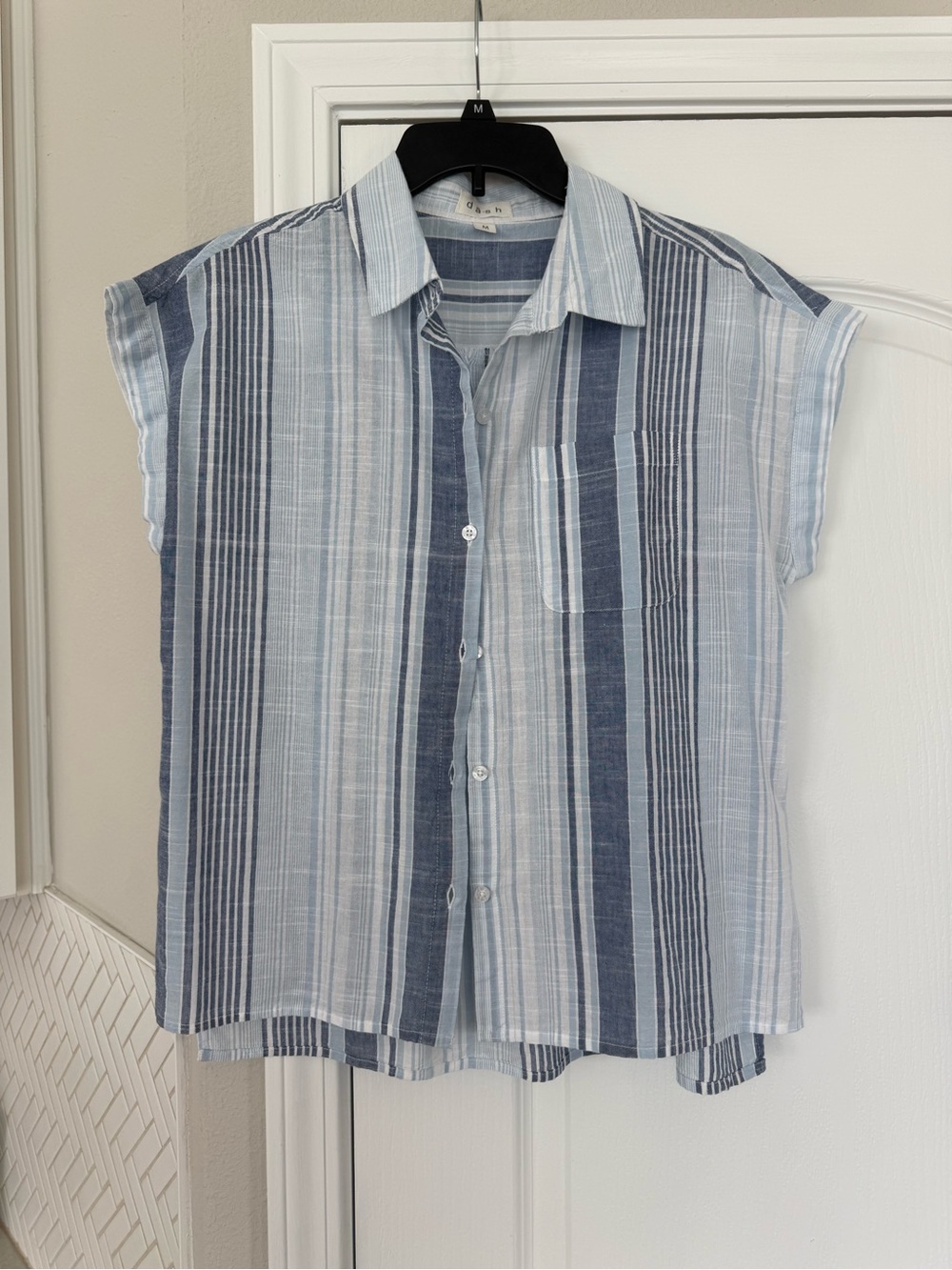 DASH Light Blue Striped Short-Sleeve Button-Up Shirt